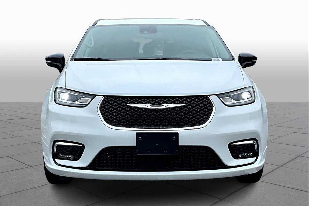 used 2024 Chrysler Pacifica car, priced at $30,497