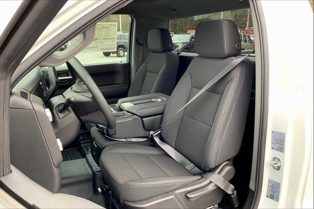 new 2025 GMC Sierra 1500 car, priced at $47,905