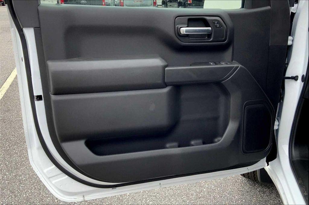 new 2025 GMC Sierra 1500 car, priced at $47,905