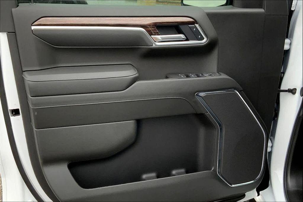 new 2025 GMC Sierra 1500 car, priced at $60,885