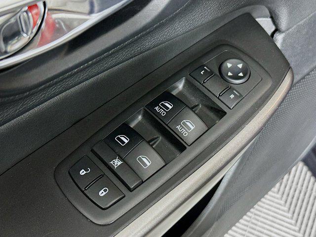 used 2019 Jeep Cherokee car, priced at $14,977