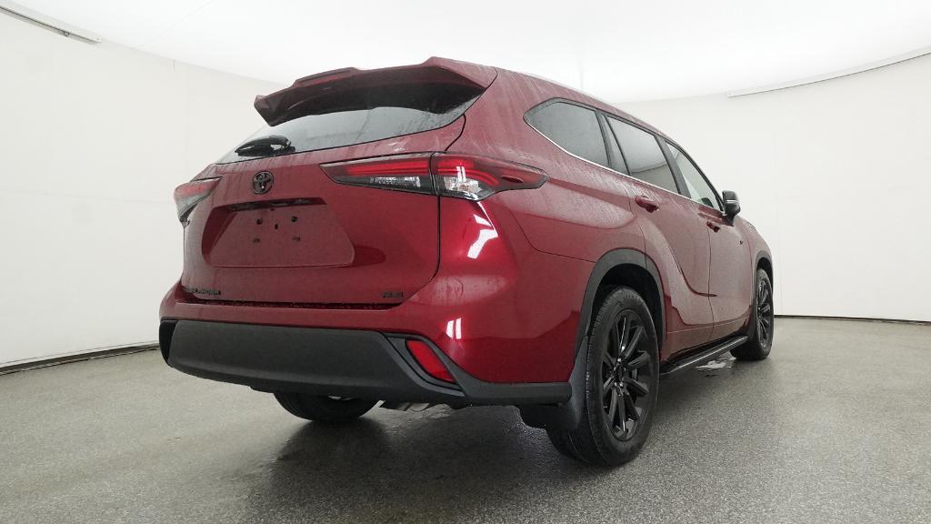 new 2025 Toyota Highlander car, priced at $50,703