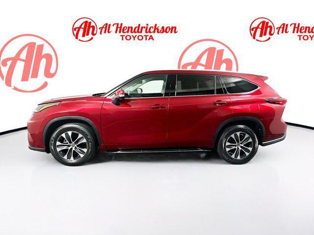 used 2022 Toyota Highlander car, priced at $29,977