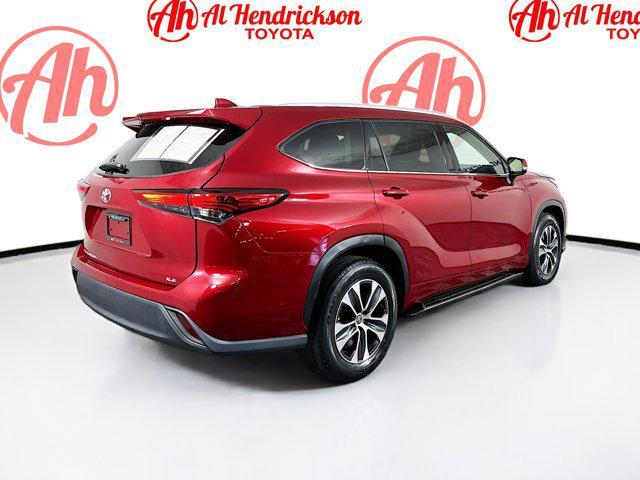 used 2022 Toyota Highlander car, priced at $29,977