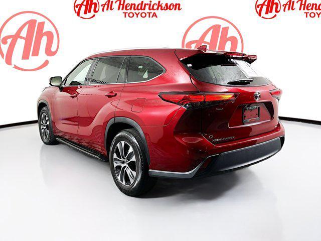 used 2022 Toyota Highlander car, priced at $29,977