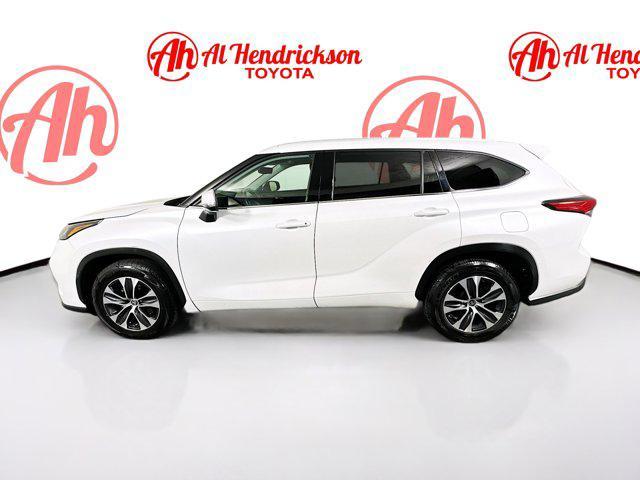 used 2022 Toyota Highlander car, priced at $30,977