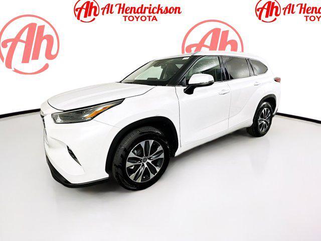 used 2022 Toyota Highlander car, priced at $30,977