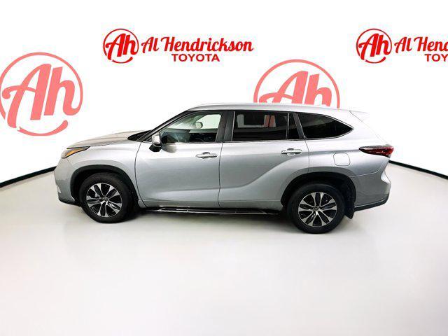 used 2023 Toyota Highlander car, priced at $37,977