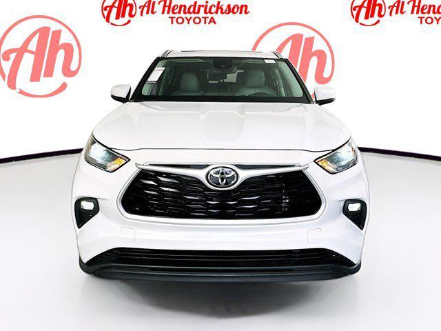 used 2022 Toyota Highlander car, priced at $30,977