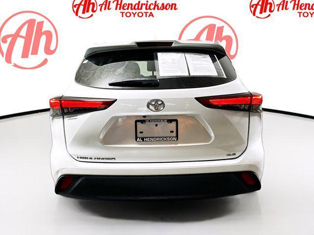 used 2022 Toyota Highlander car, priced at $30,977