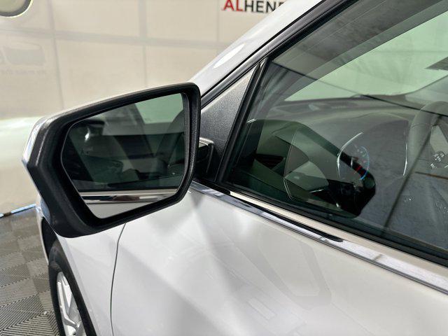 used 2023 Chevrolet Equinox car, priced at $18,999