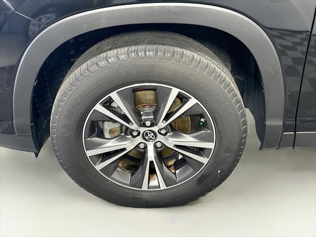 used 2019 Toyota Highlander car, priced at $19,977