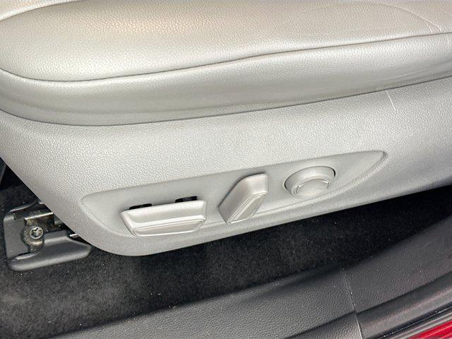 used 2022 Toyota Highlander car, priced at $32,877