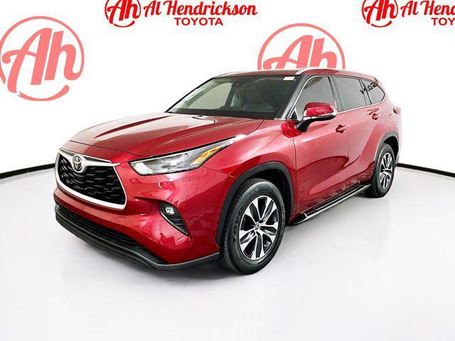 used 2022 Toyota Highlander car, priced at $32,877