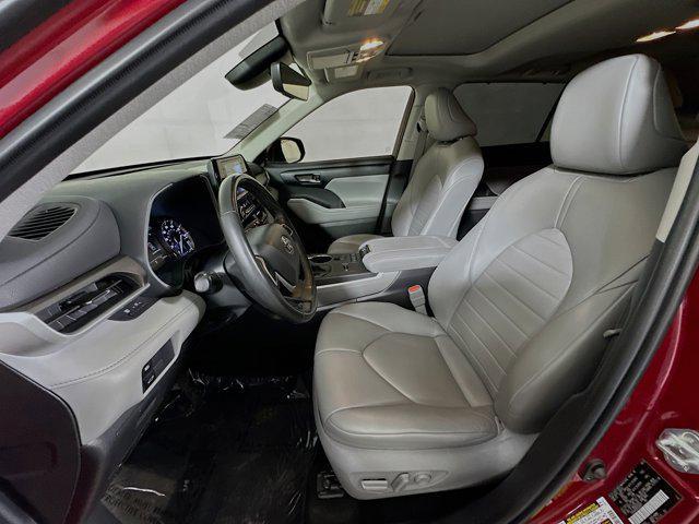 used 2022 Toyota Highlander car, priced at $32,877