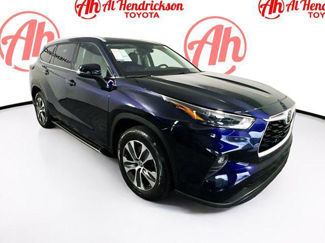 used 2022 Toyota Highlander car, priced at $32,877