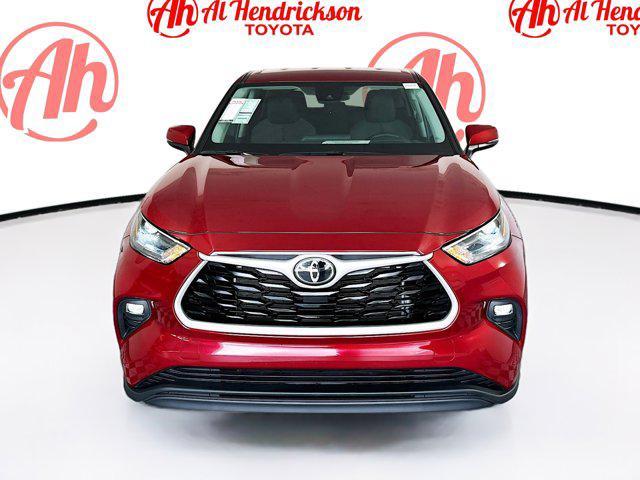 used 2024 Toyota Highlander car, priced at $33,477