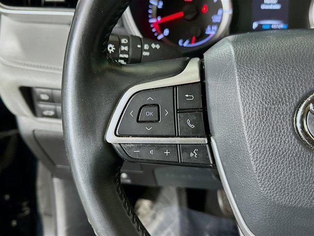 used 2022 Toyota Highlander car, priced at $28,999