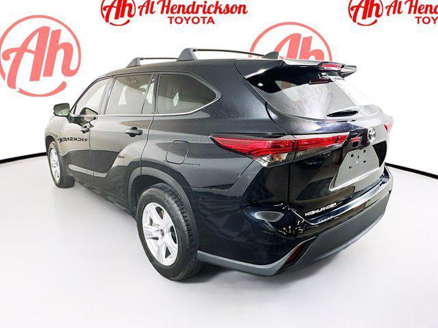 used 2022 Toyota Highlander car, priced at $28,999