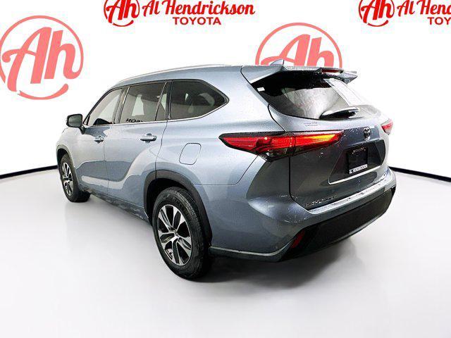 used 2021 Toyota Highlander car, priced at $29,477