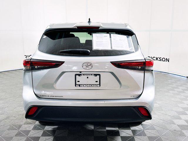 used 2024 Toyota Highlander car, priced at $30,999