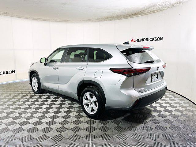 used 2024 Toyota Highlander car, priced at $30,999