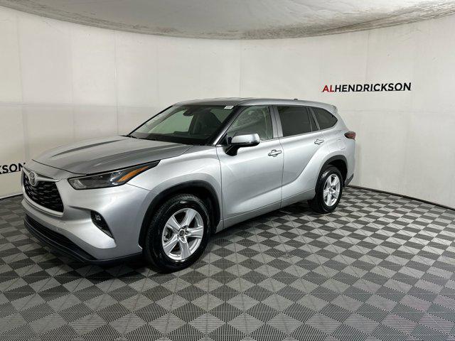 used 2024 Toyota Highlander car, priced at $29,977