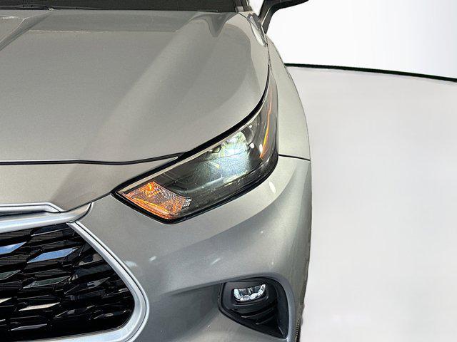 used 2022 Toyota Highlander car, priced at $29,977