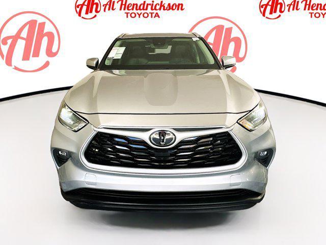 used 2022 Toyota Highlander car, priced at $29,977