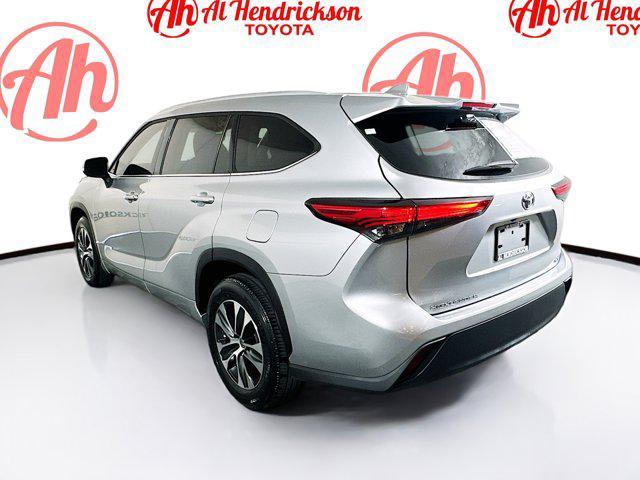 used 2022 Toyota Highlander car, priced at $29,977