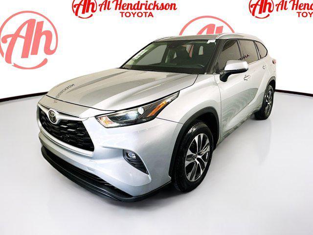 used 2022 Toyota Highlander car, priced at $29,977
