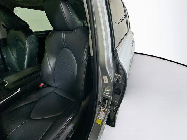 used 2022 Toyota Highlander car, priced at $29,977