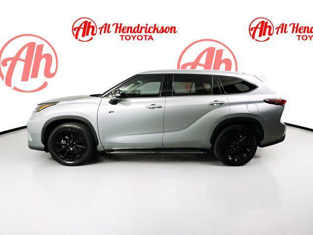 used 2022 Toyota Highlander Hybrid car, priced at $35,977