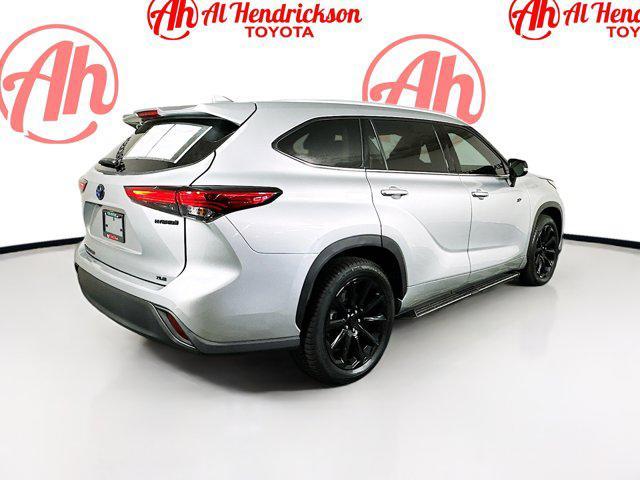 used 2022 Toyota Highlander Hybrid car, priced at $35,977