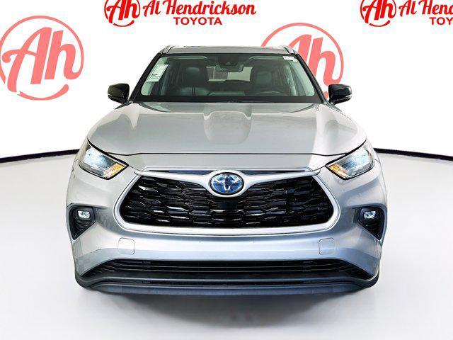 used 2022 Toyota Highlander Hybrid car, priced at $35,977