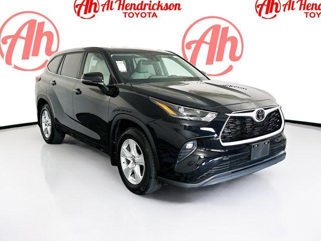 used 2023 Toyota Highlander car, priced at $30,886