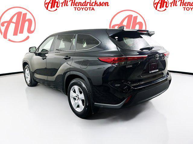 used 2023 Toyota Highlander car, priced at $30,886