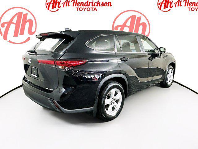 used 2023 Toyota Highlander car, priced at $30,886