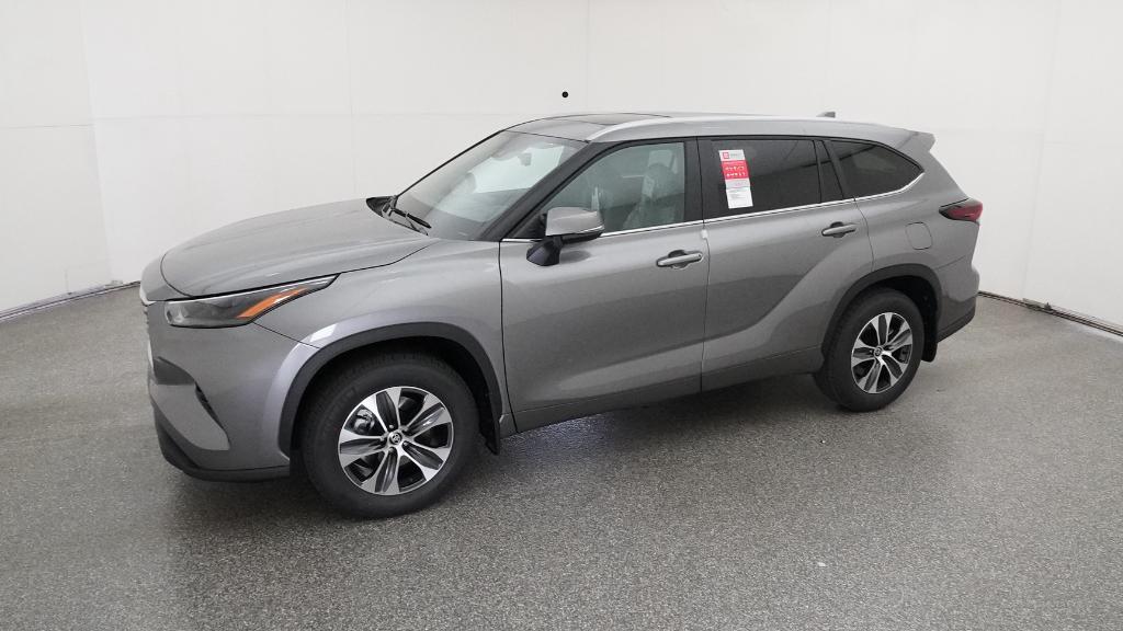 new 2025 Toyota Highlander car, priced at $48,673