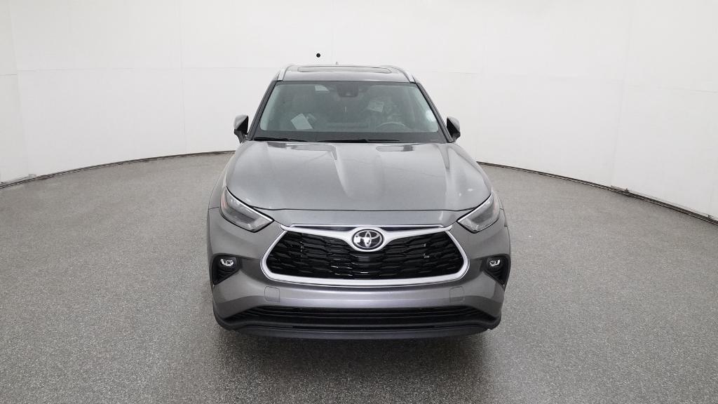 new 2025 Toyota Highlander car, priced at $48,673