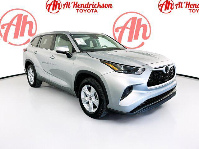 used 2023 Toyota Highlander car, priced at $28,999