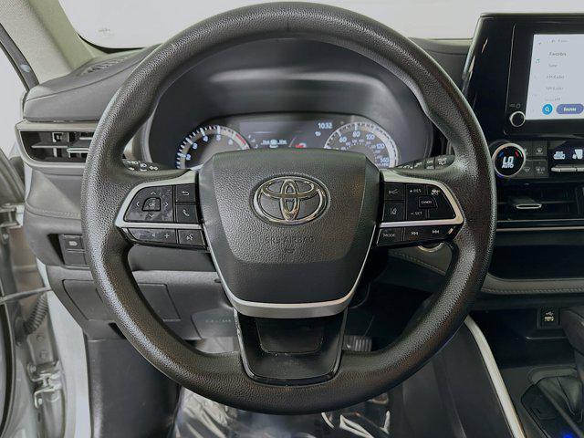 used 2023 Toyota Highlander car, priced at $28,999