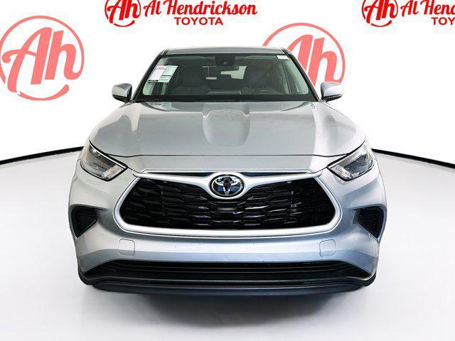 used 2023 Toyota Highlander car, priced at $28,999