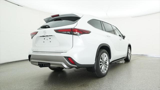 new 2025 Toyota Highlander car, priced at $57,813