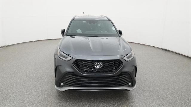 new 2025 Toyota Highlander car, priced at $52,728