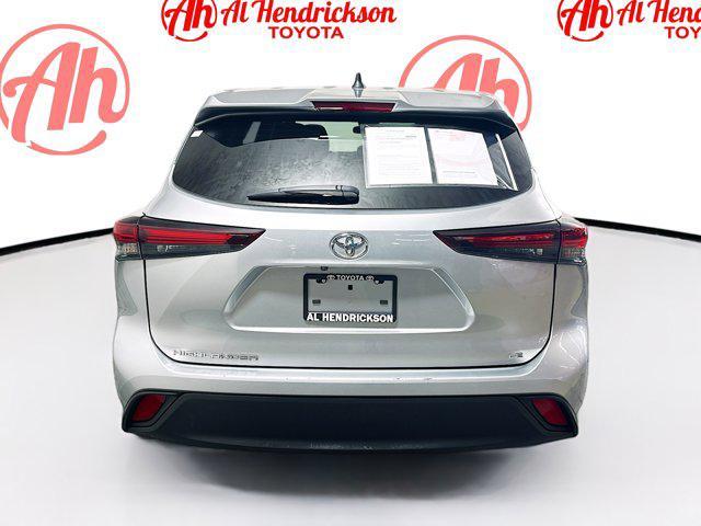 used 2024 Toyota Highlander car, priced at $30,999