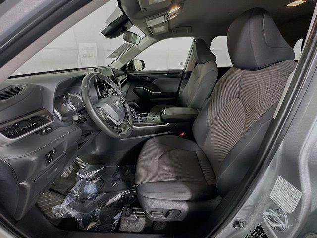 used 2024 Toyota Highlander car, priced at $30,999