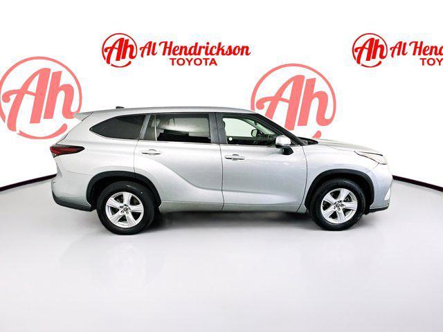 used 2024 Toyota Highlander car, priced at $30,999