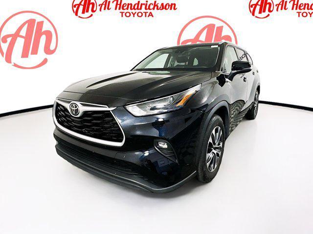 used 2022 Toyota Highlander car, priced at $29,977