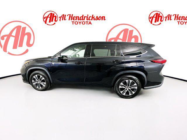 used 2022 Toyota Highlander car, priced at $29,977